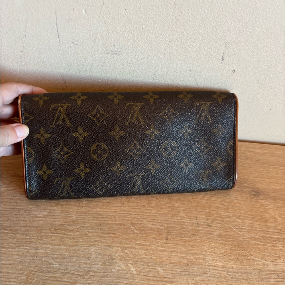 Authentic clutch monogram - Picture 5 of 10